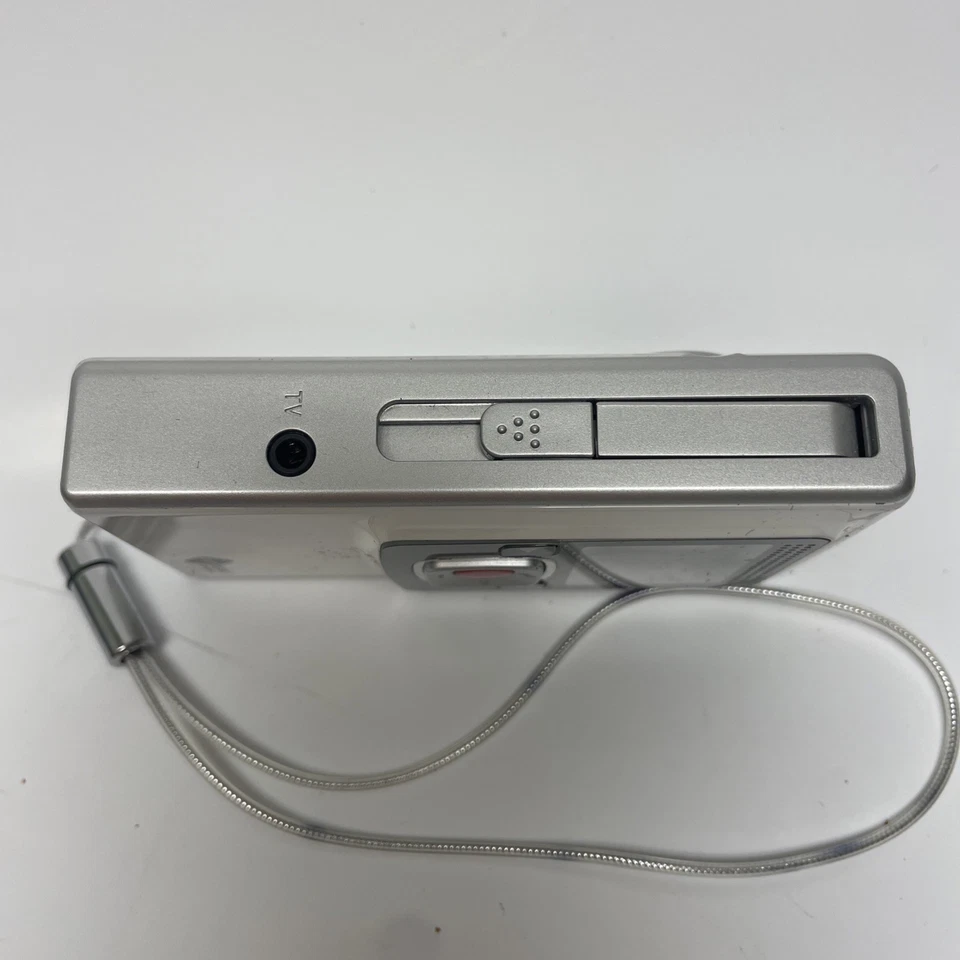 Flip Ultra Video Camera - Untested - Image 4 of 4