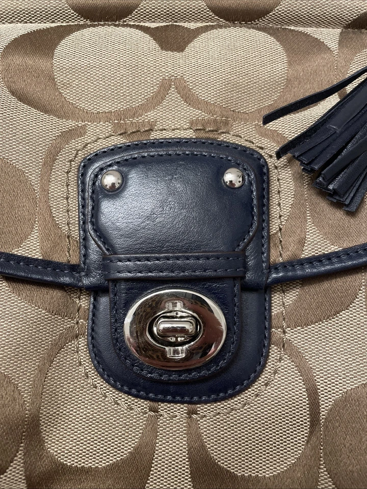 Bolso Bandolera Coach Willis Signature Legacy Azul Marino Cuero Logo Bloqueo Giratorio Foto 4 de 4