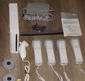 WII Nintendo Console Sensor Nunchuck Controllers Games Microphone Books MORE