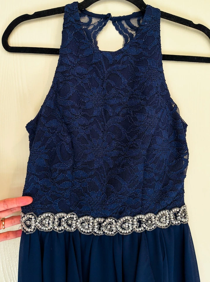 Vestido Juniors Talla 5 Azul Oscuro Brillante Encaje Cuentas Estrás Espalda Corredora Acolchado Foto 3 de 4
