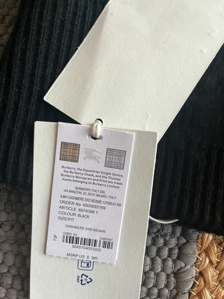 Gorro Burberry tejido envejecido caballero ecuestre negro cachemir $320 nuevo con etiquetas Foto 4 de 4