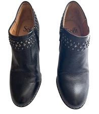 Sofft Black Leather Studded Ankle Boots With Side Zipper & Textured Outsole 6.5M