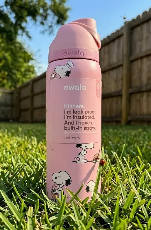 Owala FreeSip 32oz Pink Snoopy Peanuts Exclusive Edition Water