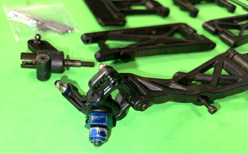 TEAM ASSOCIATED SC10.2 FACTORY TEAM 2WD BUGGY KIT COMPLETE A-ARM SETUP - Picture 6 of 15