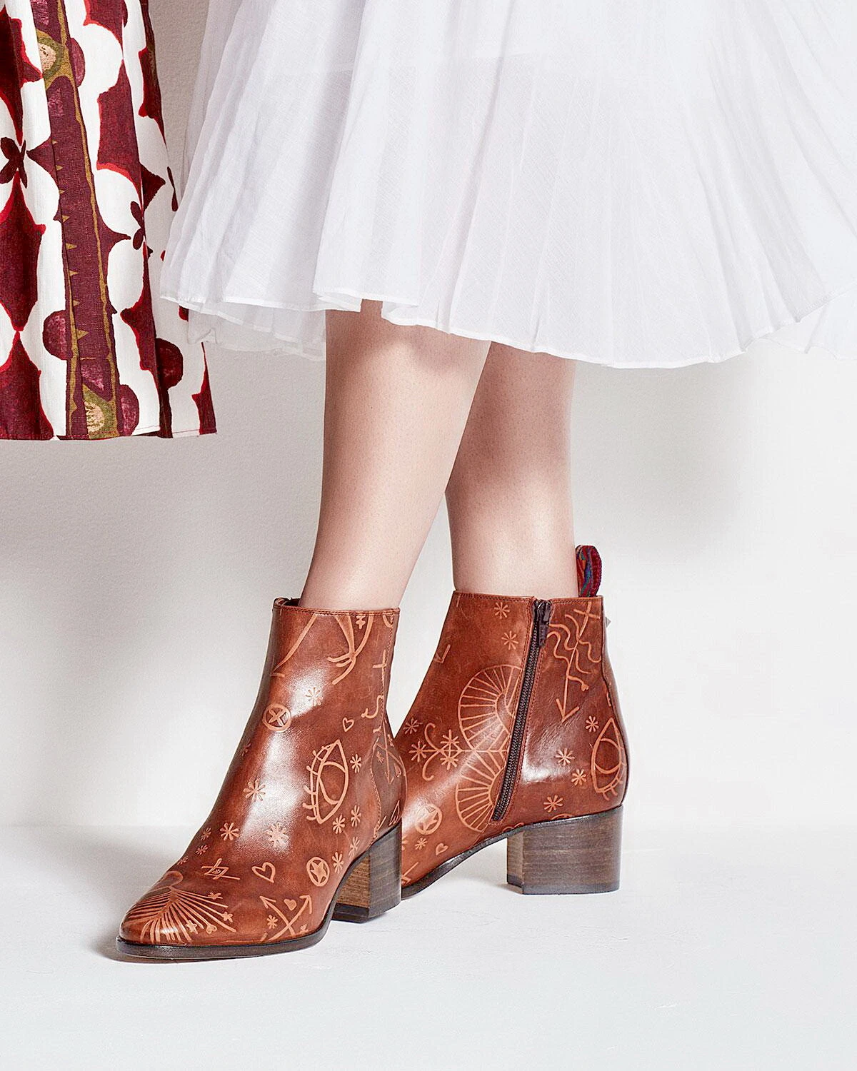 Nuovi Stivaletti Valentino Garavani in pelle in rilievo 37 EUR prezzo al dettaglio $1495