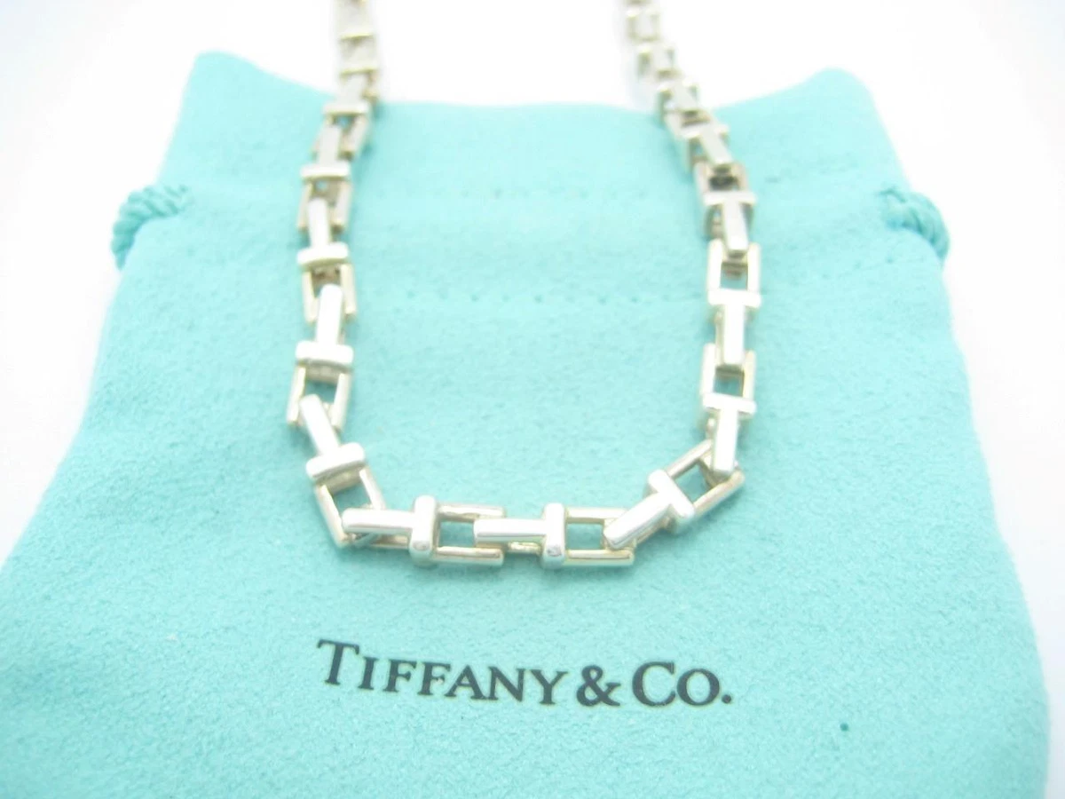 Tiffany T T1 circle pendant in 18k white gold with diamonds