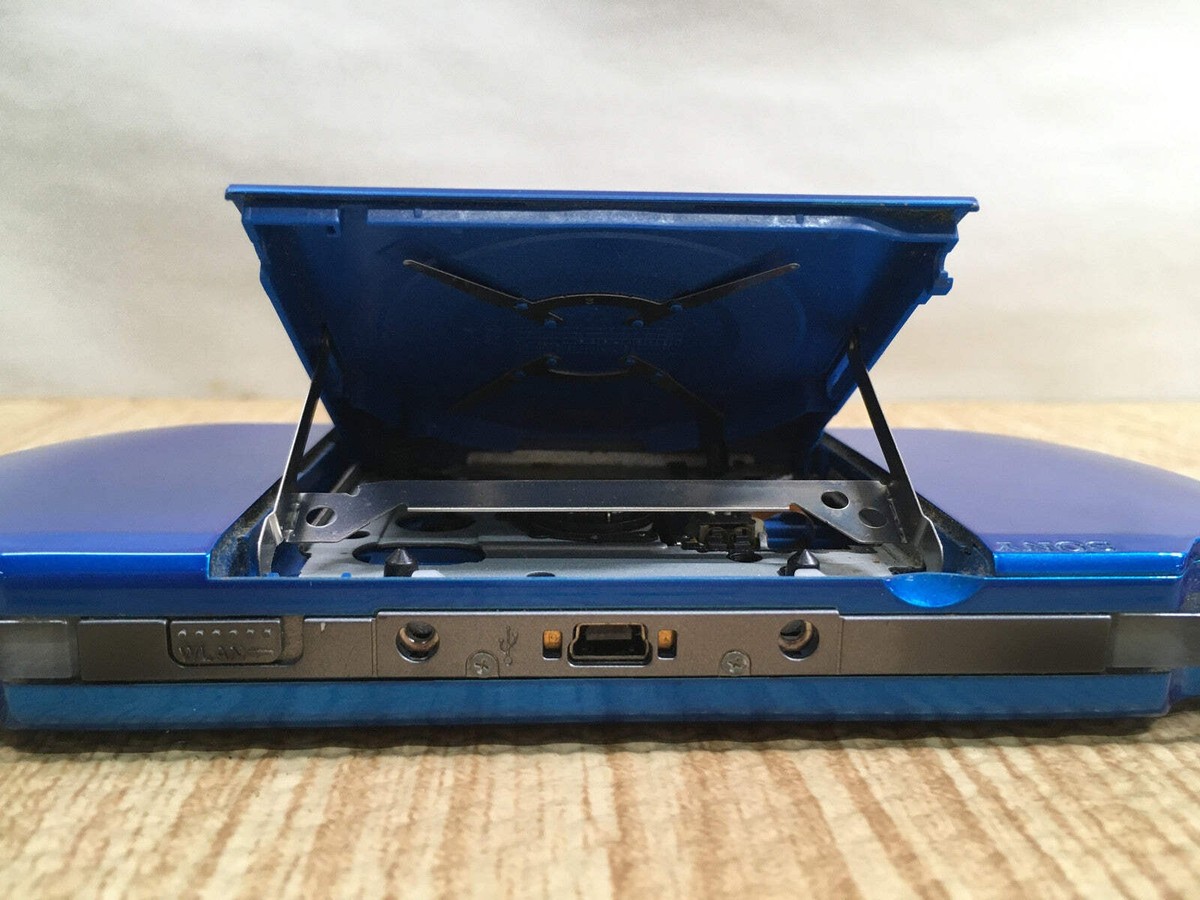 GD8216 Plz Read Item Condi PSP-3000 VIBRANT BLUE SONY PSP