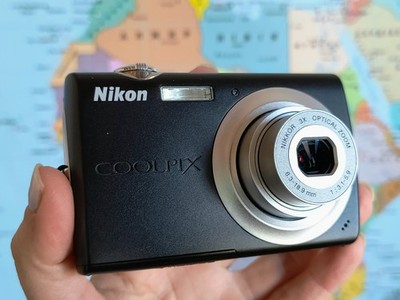 Nikon COOLPIX S203 10.0MP Digital Camera - Black Fully Working