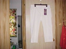 Women's Capri Sz 16 Gloria Vanderbilt Shape Effect White Pull-on W36" In22" NWT