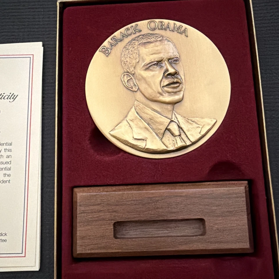 2009 Official Barack Obama Inaugural Medallion w/ Certificate of Authenticity - Image 3 of 4