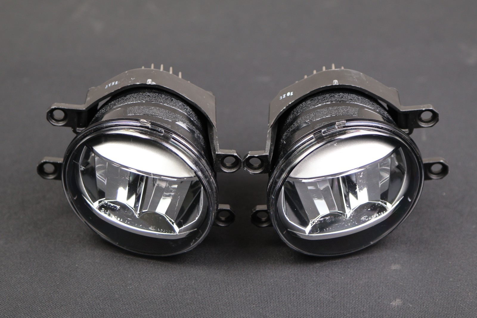 OEM 2021 2022 2023 2024 Toyota 4Runner Right Left Pair LED Fog Light SCRATCHES!