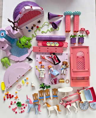 Playmobil 5756 Unicorn Fantasy Land Pink Castle Princess Fairy