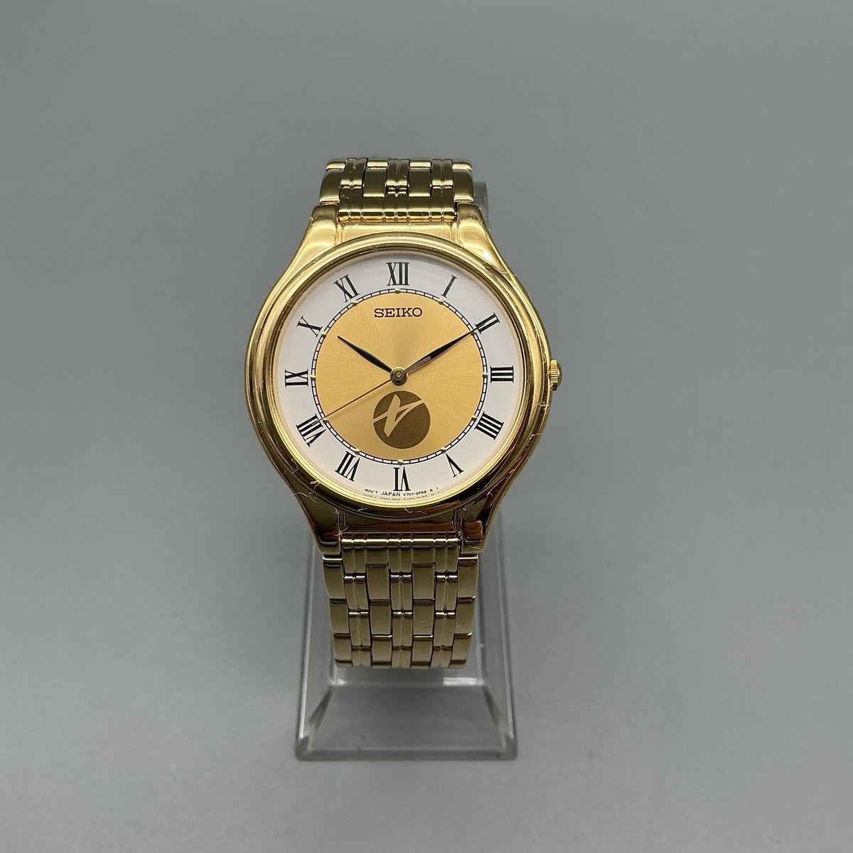Vintage Seiko Mens Watch 31mm Gold Tone Dial V701-1Y70 New Battery 