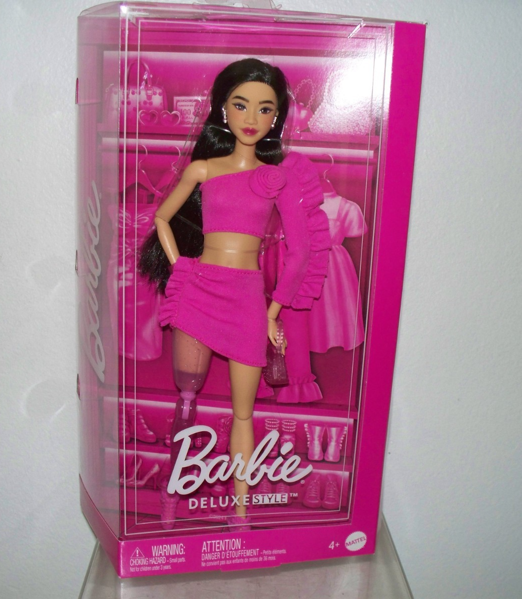 BARBIE DELUXE STYLE DOLL #2 ASIAN BLACK HAIR PINK PROSTHETIC LEG