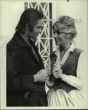 1976 Press Photo Richard Jordan and Joanna Pettet in  Captains And The Kings 
