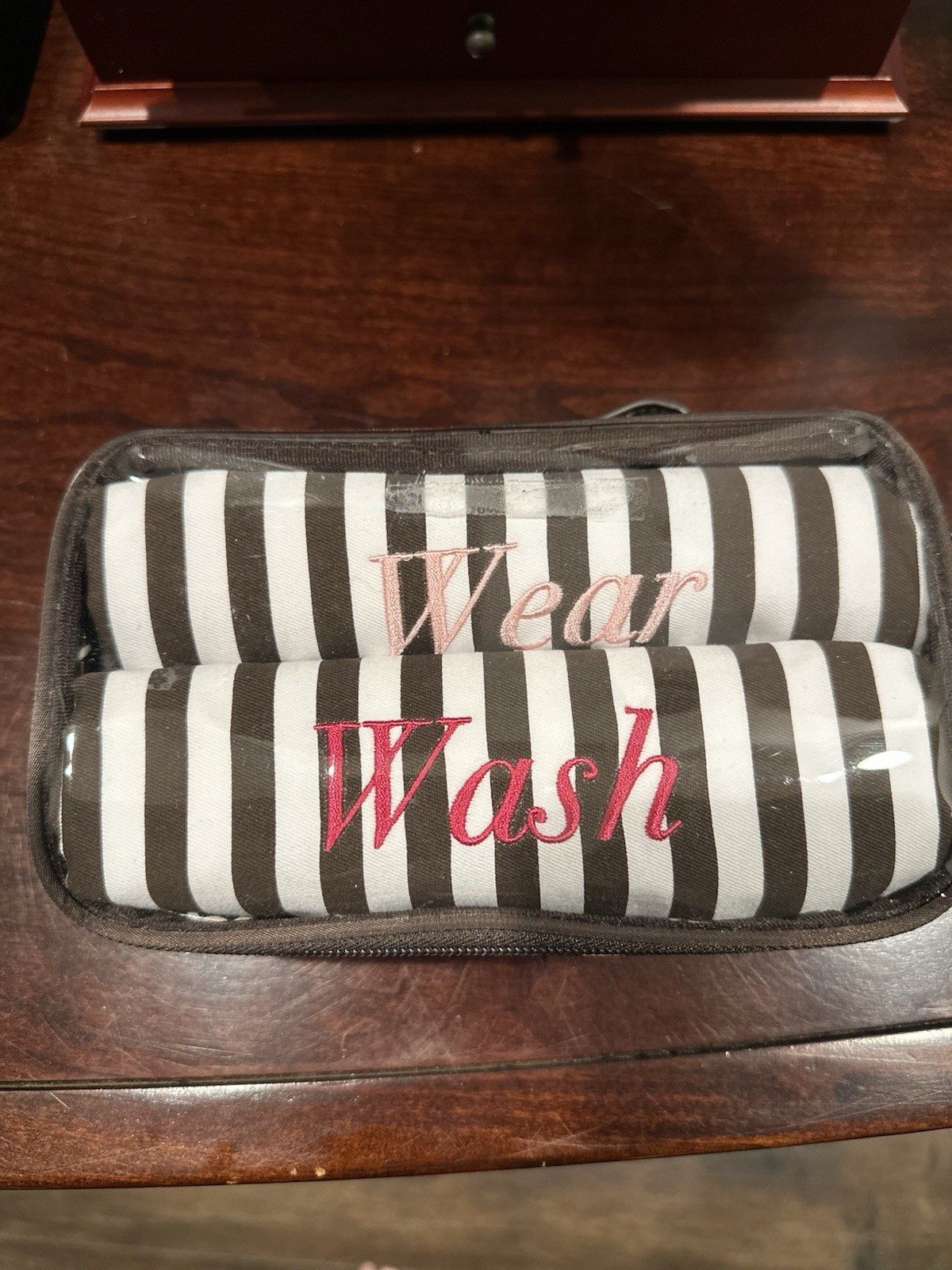 HENRI BENDEL WASH WEAR TRAVEL LAUNDRY BAGS NIB With MAKE UP CASE