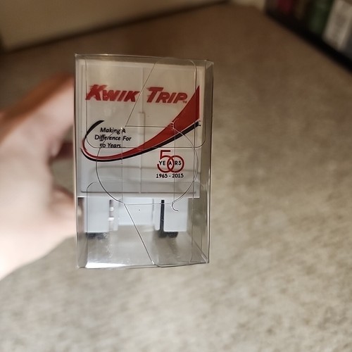 Kwik Trip Toy Semi Truck 14" Employee Exclusive 50th ANNIVERSARY MEMORABILIA New - Bild 4 von 5