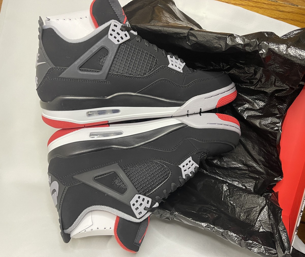 Air Jordan 4 Retro OG Bred 2019 Size 9.5 Men Black/Cement Air Jordan 4 Retro OG Bred 2019 Size 9.5 Men Black/Cement