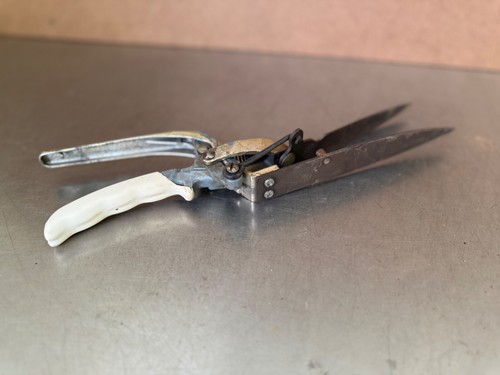 Vintage True Temper All Steel Grass Trimmer Shears With Closed Lock Feature - 第 3/9 張圖片