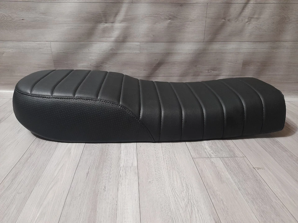 1973 To 1978 Yamaha TX 500 TX500 XS500 XS 500 solo cafe racer motorcycle seat. - Image 2 of 4