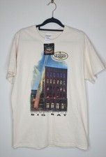 VINTAGE LOUISVILLE SLUGGER TSHIRT BASEBALL TEE, HOME OF THE BIG BAT, SIZE MEDIUM