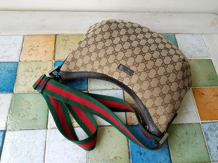 Sac bandoulière Gucci Crescent trois bandes 181092 124243828