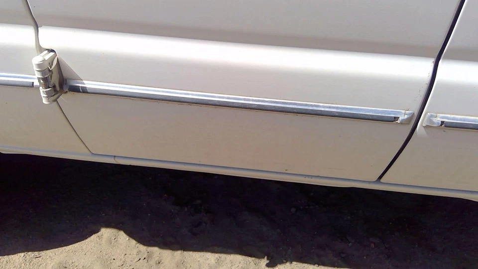 Ford Van E150 1993-04 pasajero moldura trasera derecha moldura de puerta trasera moldura trasera Foto 3 de 4