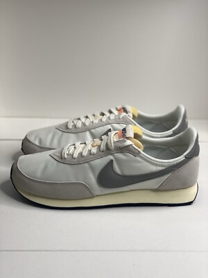 Nike Waffle Trainer 2 SE  Sail Light Bone  Men s Size 13