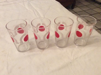 Lot de 4 flûtes à champagne design en verre coloré années 70