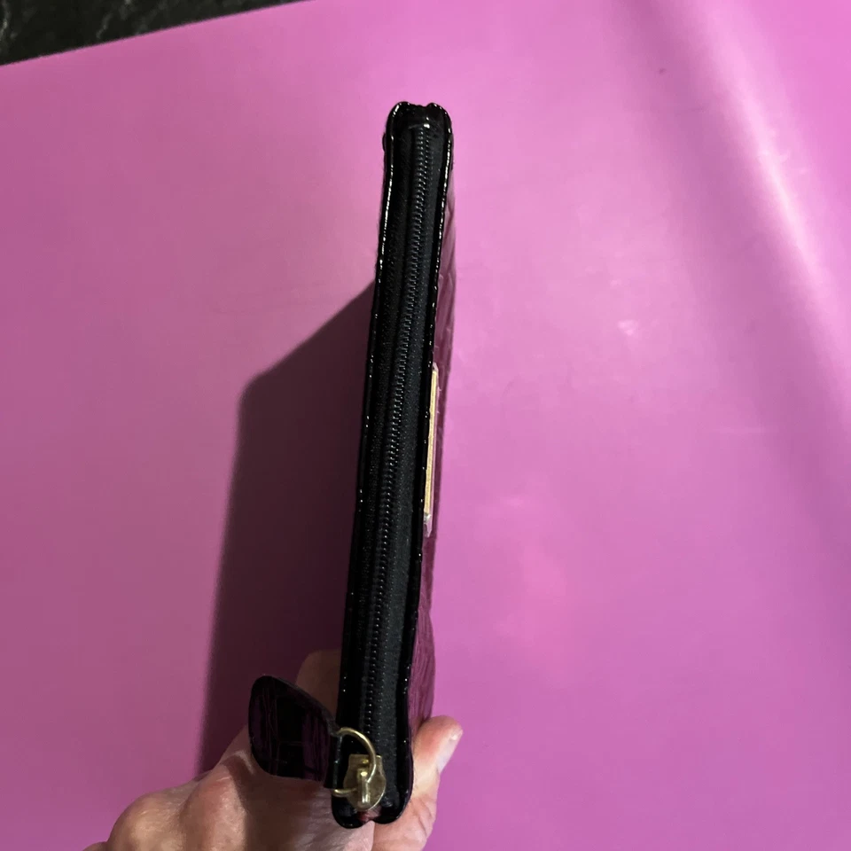 Kenneth Cole Reacción Maquillaje Accesorios Cambio Bolsa Borgoña Brillante Texturizado NUEVO Foto 4 de 4