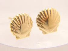 Cute Little 14 K Yellow Gold Seashell Clamshell Shiny 5/16” Earrings
