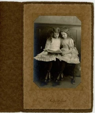 c1908 Rembrandt-Grand Studio Photo Girls/Sisters Reading St Paul Minnesota