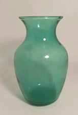 Vtg Hand Blown Vase. Teal Colored. 5 1/2 Inches Tall