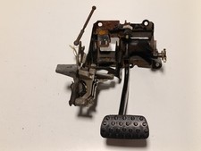 Porsche 911 993 Fusshebelwerk Pedale Pedalerie Lagerbock