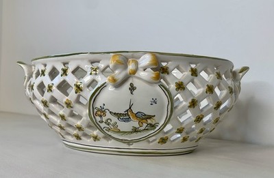 French vintage hand-painted earthenware basket Lallier à Moustiers.