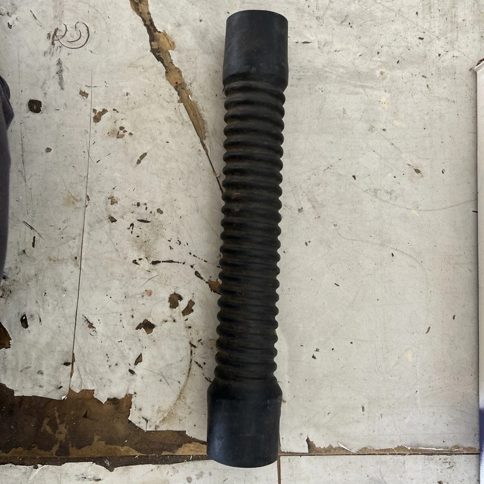 Manguera radiador Victor, 14 x 1 7/8 y 1 9/16 pulgadas.   1314M.   Foto 4 de 4