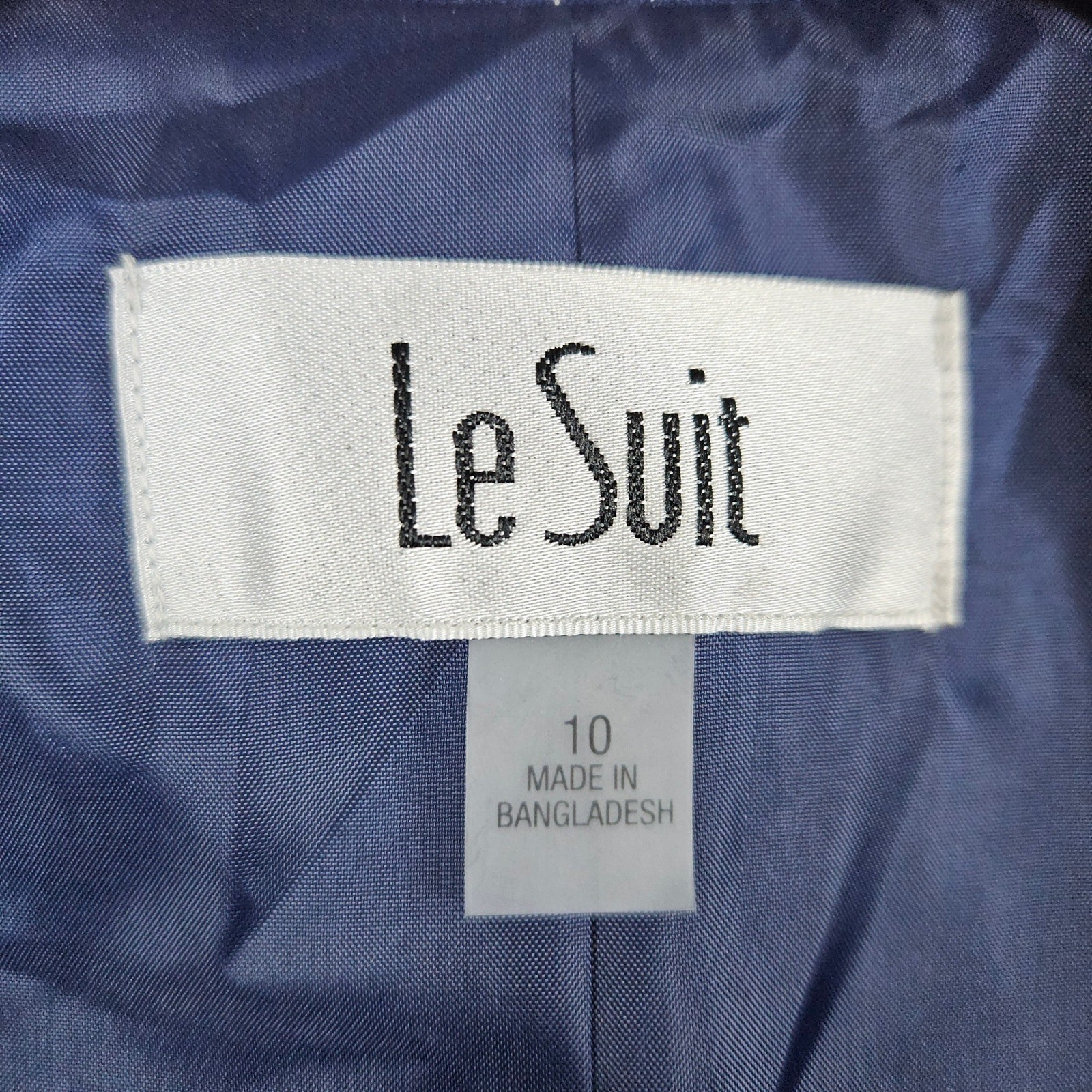 Le Suit Women's Navy Pinstriped Blazer Pants Suit Size 10 Professional NEW NWT