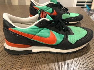 nike internationalist size 9