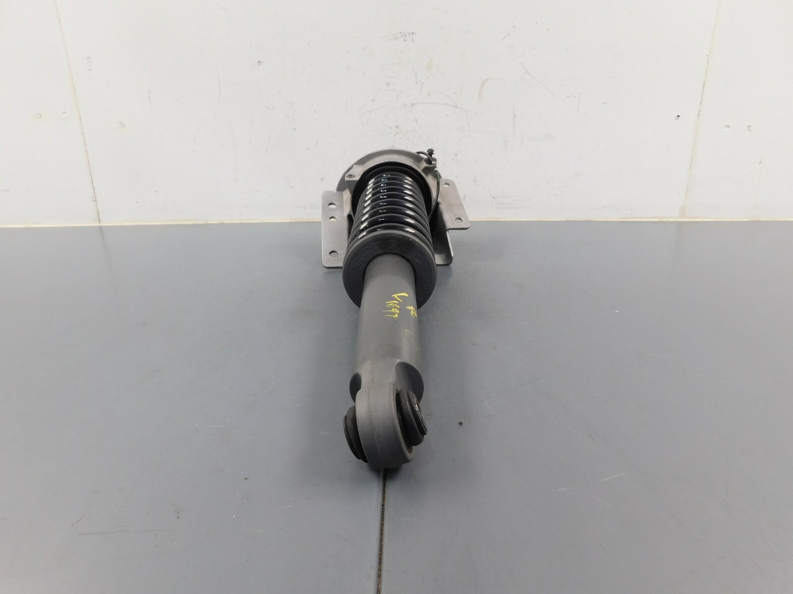 2014 12 - 18 Aston Martin V12 Left Rear Shock Spring Damper #1697 L5  