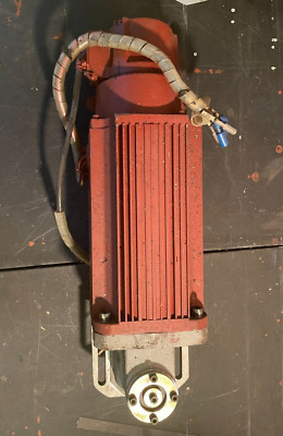 Yaskawa USASEM-18YRW12 AC Servo Motor , encoder UTMAH-B12BDYR10