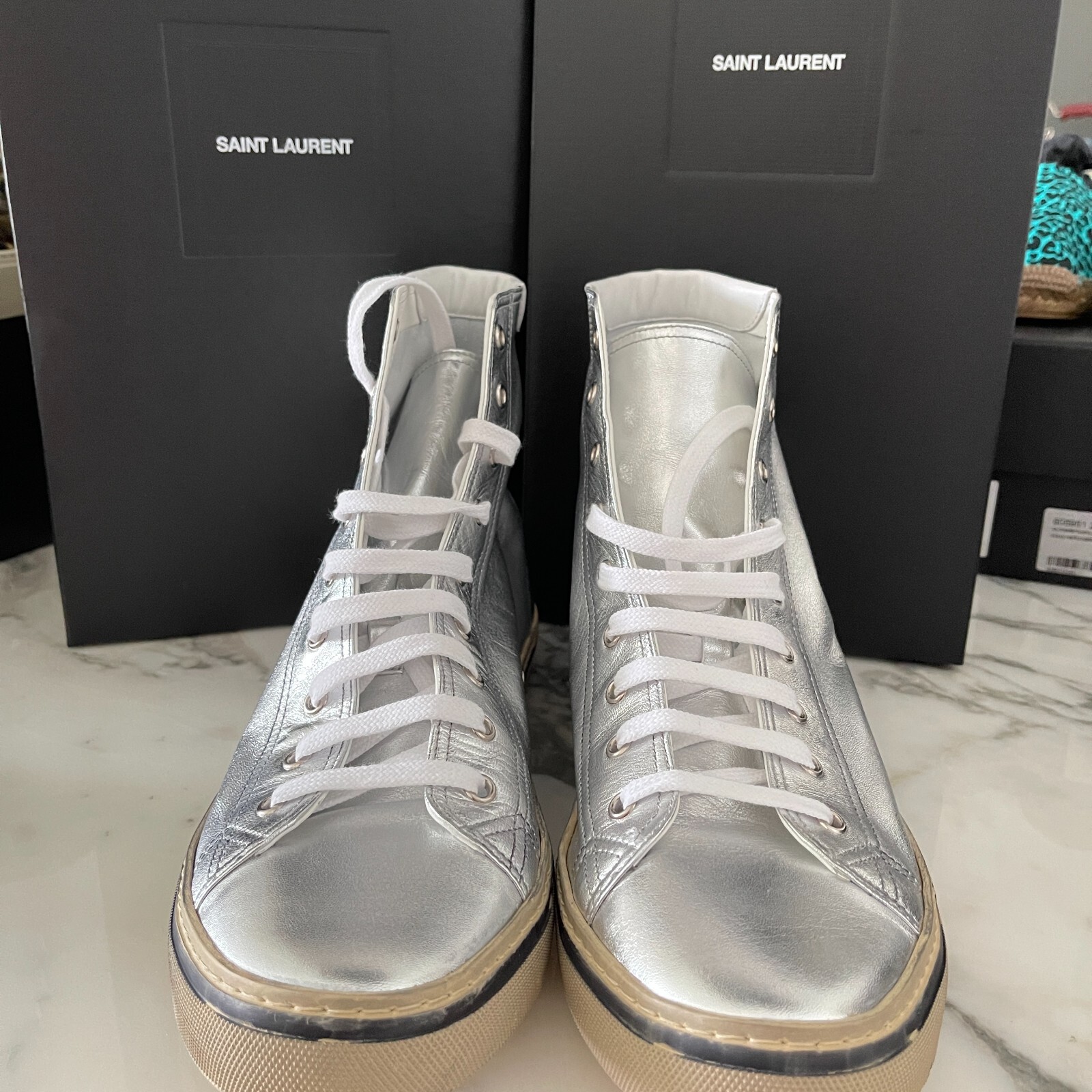 YSL Saint Laurent 711267 scarpa da ginnastica media da uomo argento metallizzato EURO 41