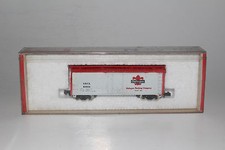 CON COR N SCALE DUBUQUE PACKING URTX #63648 40' REEFER BOXCAR, NICE, BOXED