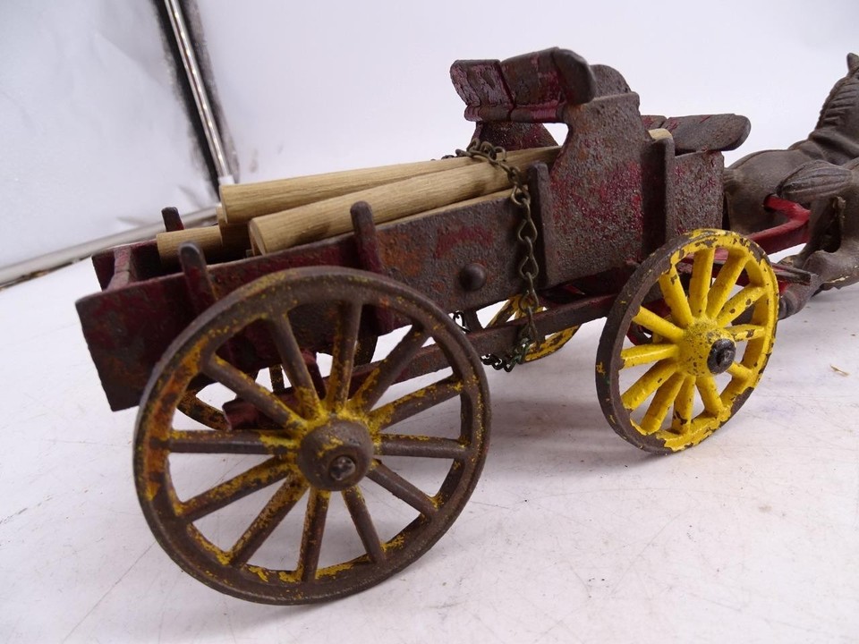 antique rustique en bois ferme wagon Chariot avec parlait roues