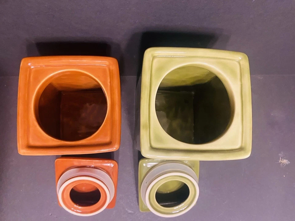 Lillian Vernon Embossed Leaf Ceramic Canister Set 10.5in/8.5in/7.5n - Image 4 of 4