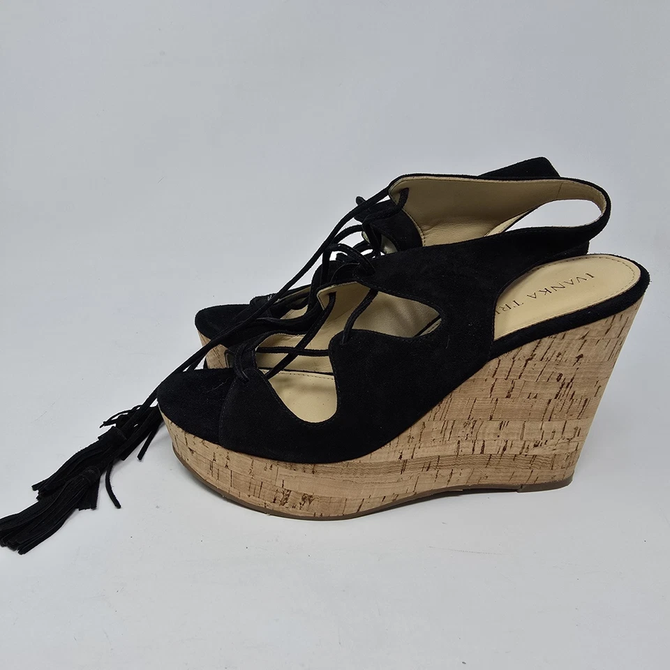 Sandalia de cuña Ivanka Trump Itzenia para mujer 6,5 plataforma con cordones gamuza corcho negra Foto 4 de 4
