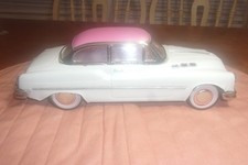 Vintage Tin Friction 1950's Buick Voiture Sedan.