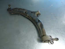 Triangle de suspension Nissan ALMERA