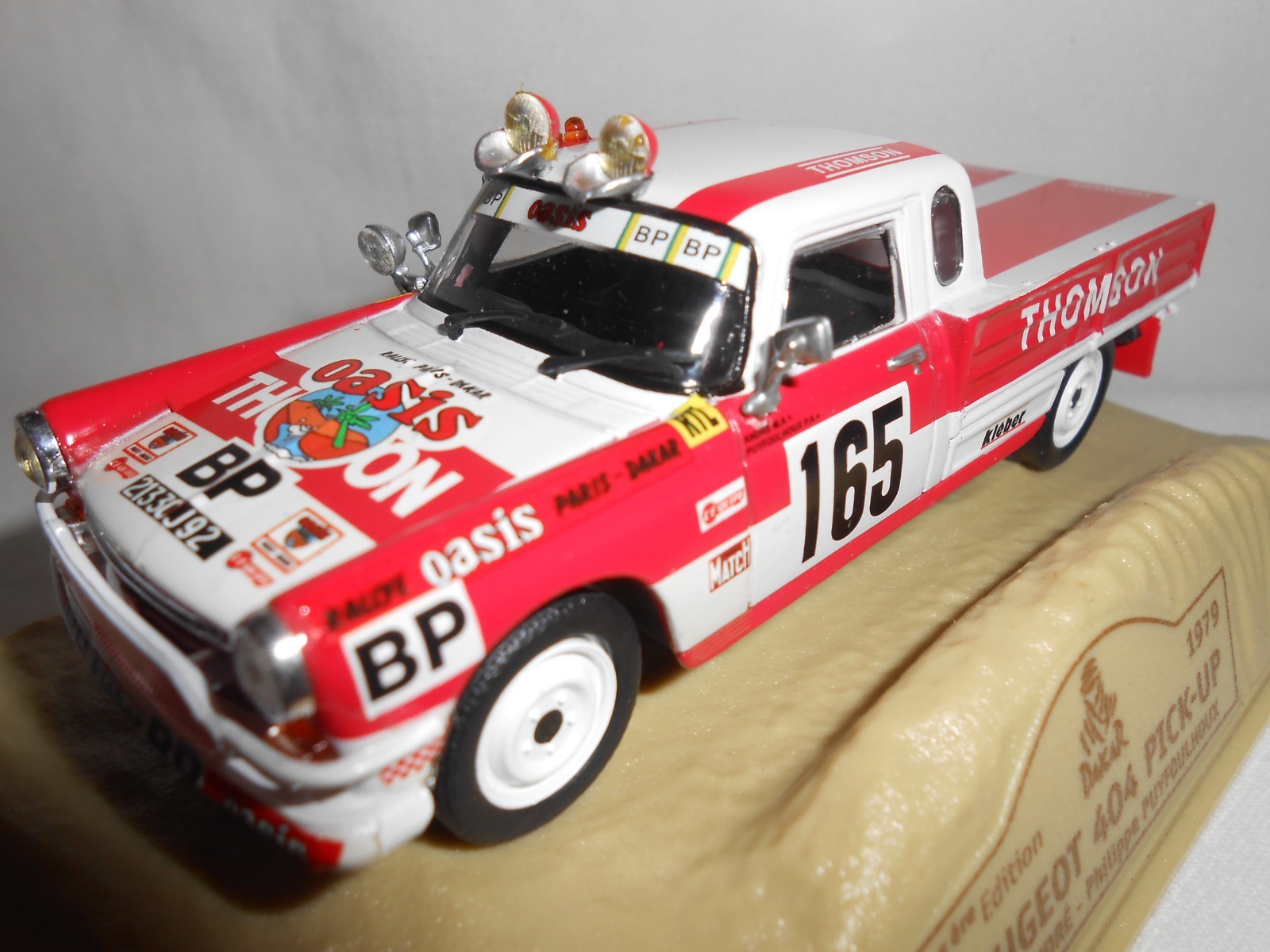 Peugeot 404 Pick-Up Rallye Paris-Dakar 1979 miniature rétro de salon pour vitrine de passionné