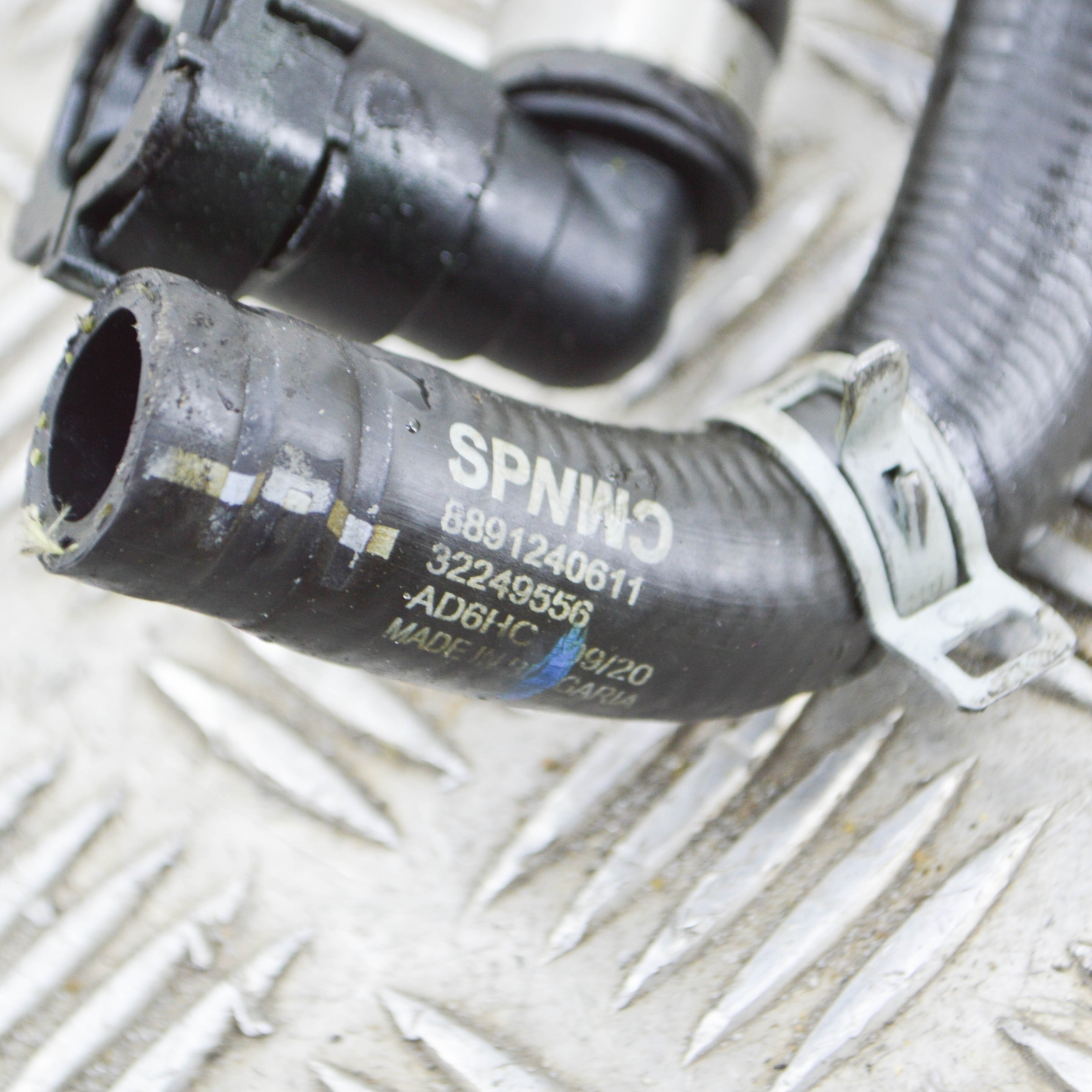 VOLVO XC40 536 B4 Coolant Hoses Pipes 32249556 32252121 2.0 Hybrid