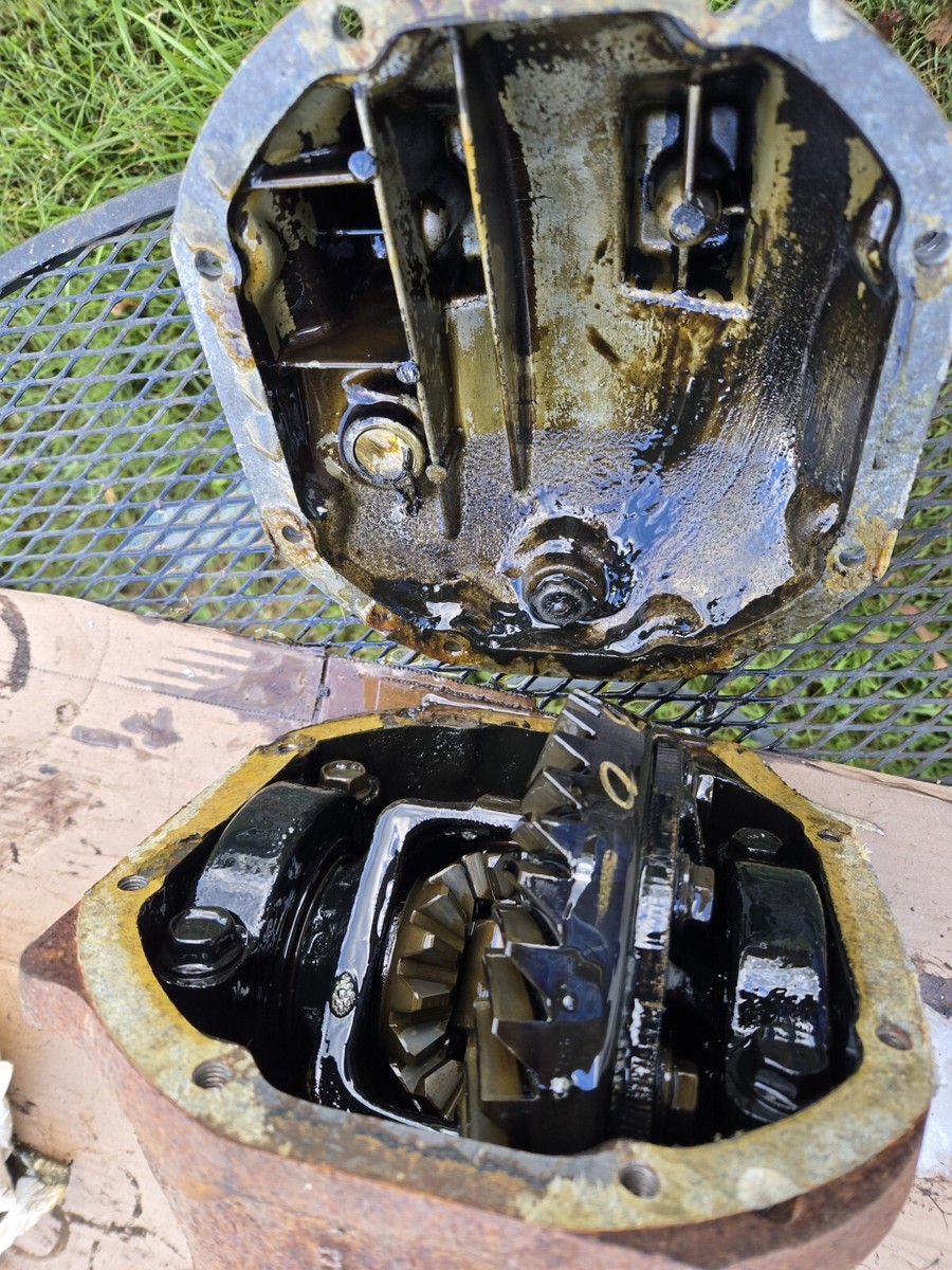 83 Nissan 280ZX Turbo Rear Differential 3.545 Ratio Open 38311